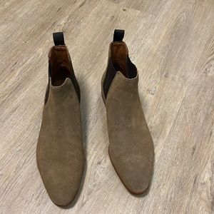 BP Suede Water Resistant Chelsea Boots - Never Before Worn - Size 11